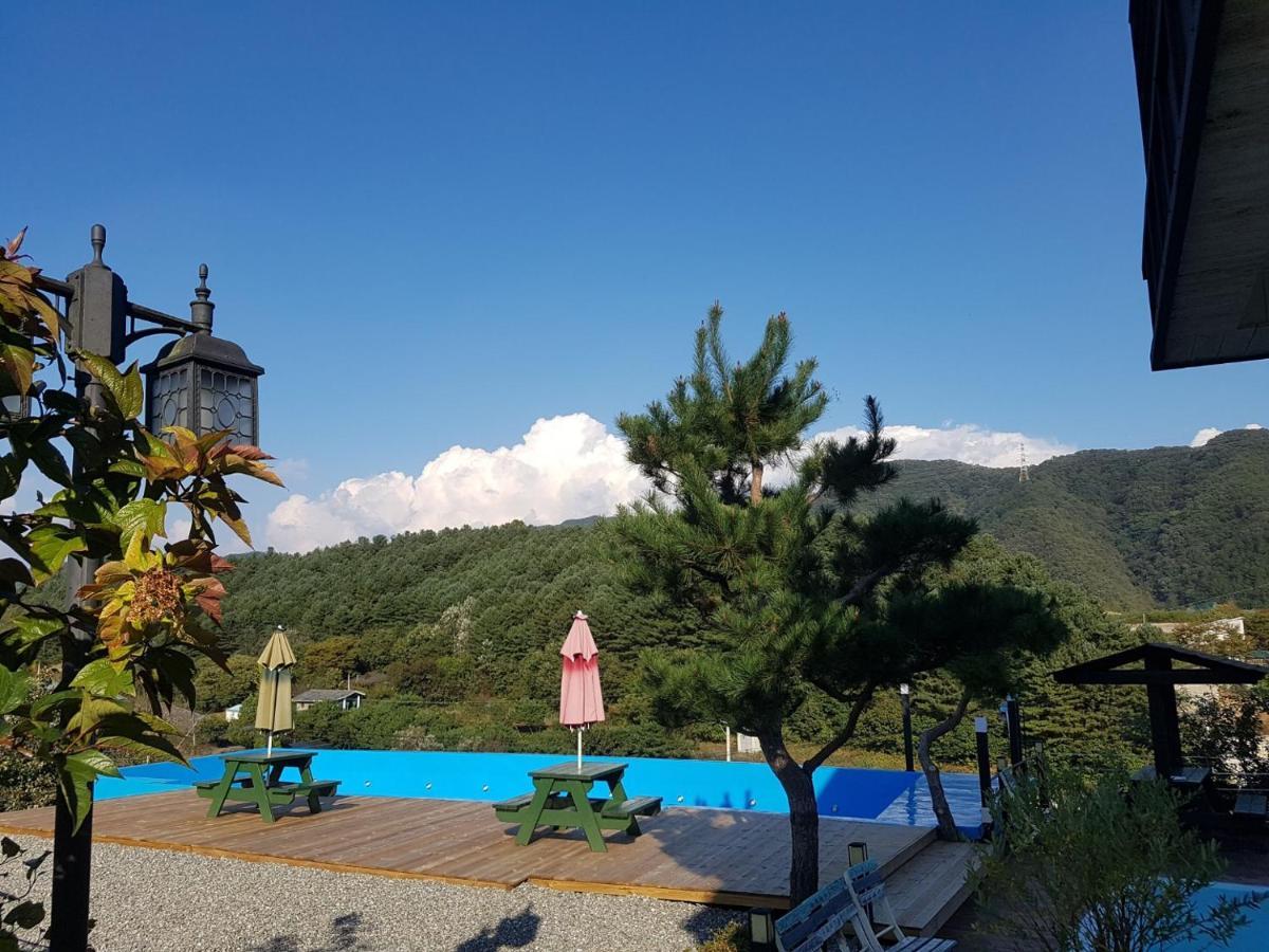 Walking Sky Pension Gapyeong Exterior foto