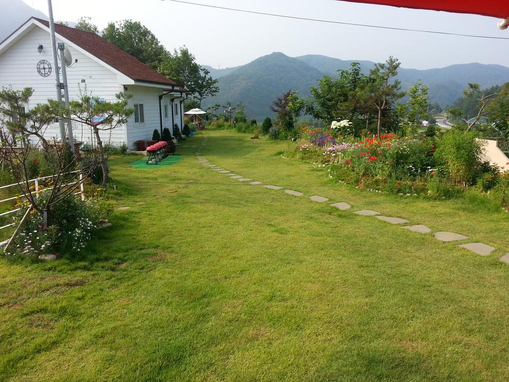 Walking Sky Pension Gapyeong Exterior foto